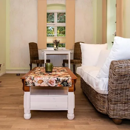 Kavalierhaus Im Rhododendronpark Kromlau Gablenz Zewnętrze zdjęcie