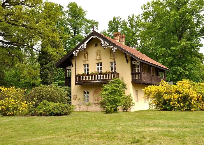 Kavalierhaus Im Rhododendronpark Kromlau